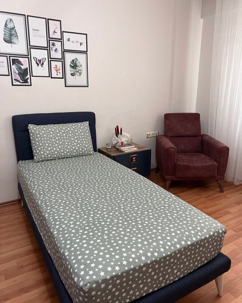 Tek Kişilik Lastikli Çarşaf (Yastıklı) 100 x 200 Cam Göbeği 100 x 200